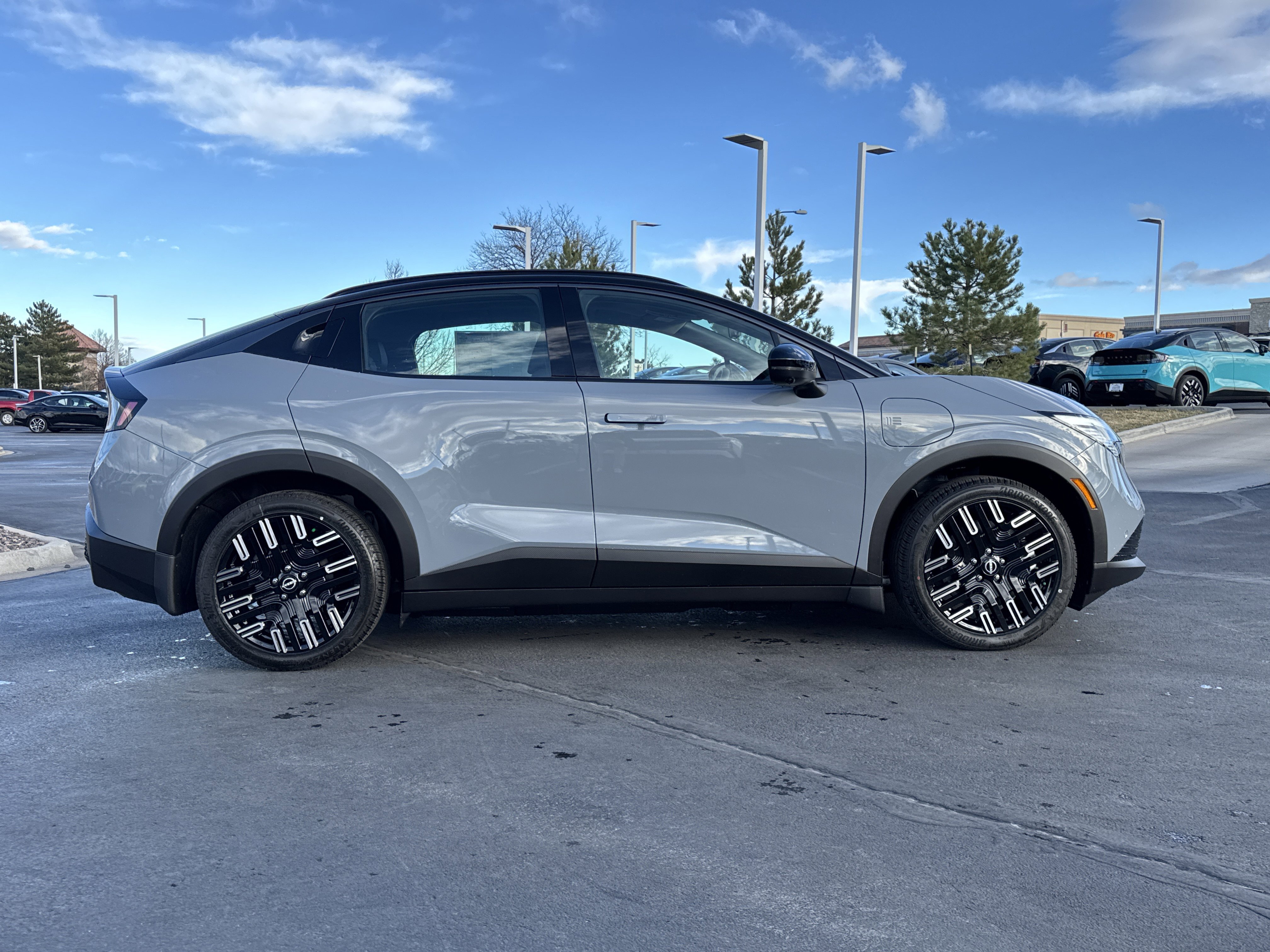 New 2026 Nissan Leaf Platinum+ w/ Cargo Package (Platinum+) FWD image 2
