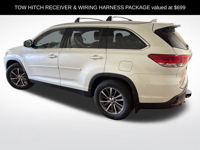 Used 2019 Toyota Highlander XLE AWD/4WD image 4