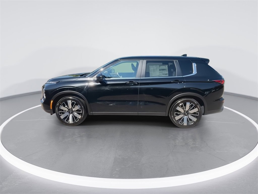 New 2025 Mitsubishi Outlander SE image 5