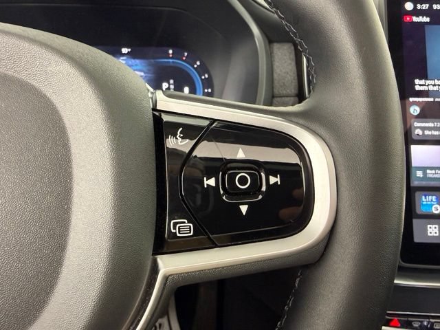 Used 2025 Volvo XC90 B6 Plus AWD/4WD image 17
