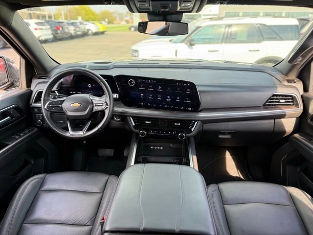 Used 2025 Chevrolet Tahoe LT AWD/4WD image 2