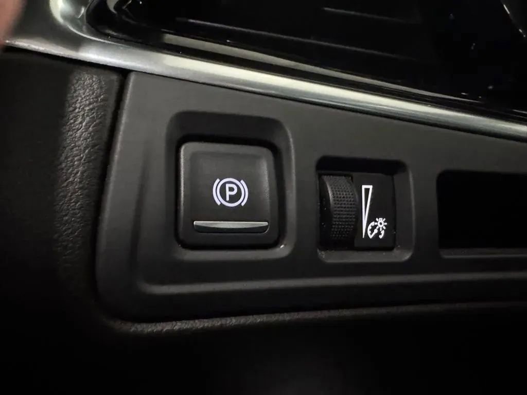 Used 2023 Cadillac XT6 Premium Luxury image 30