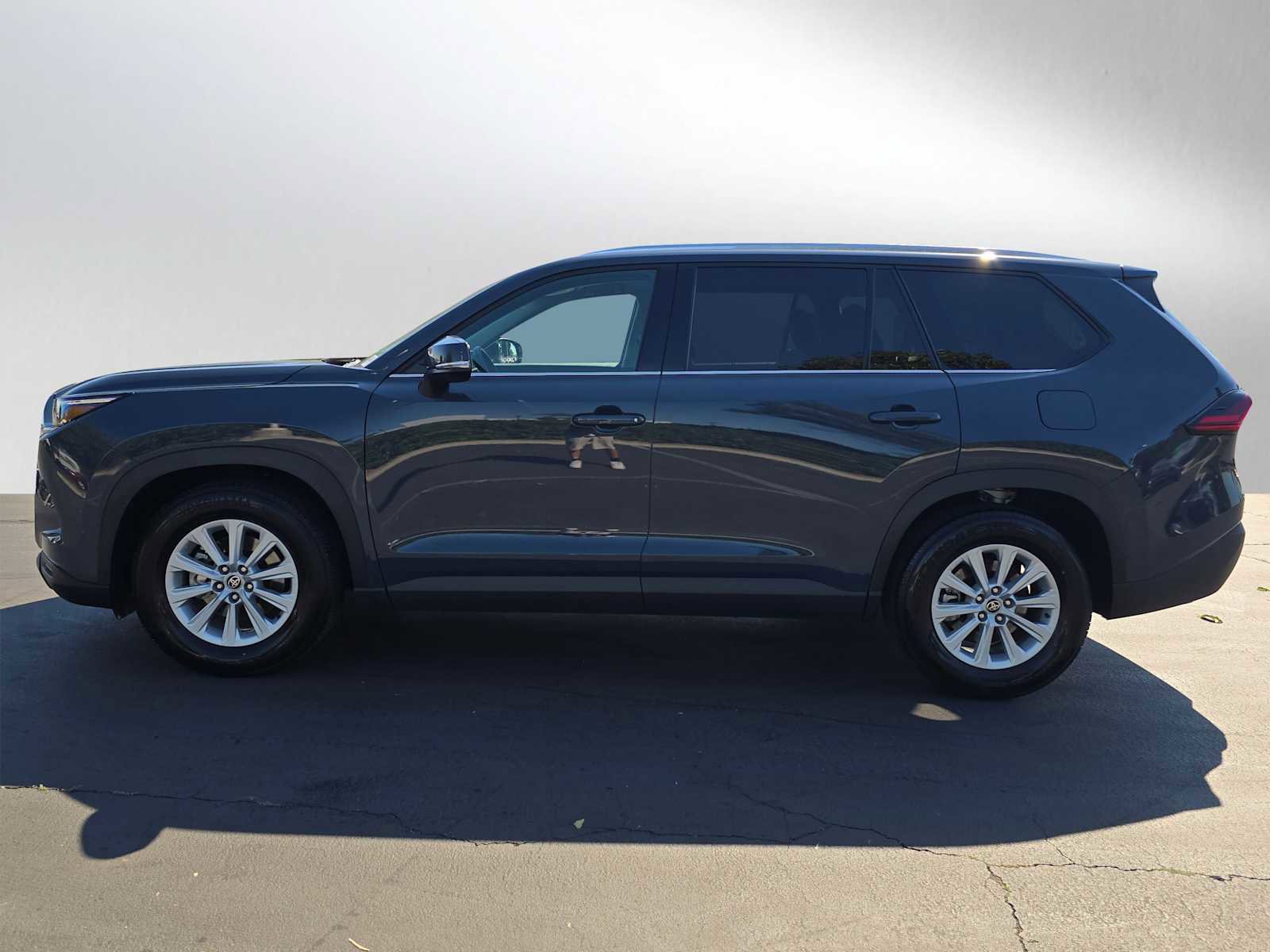 Certified 2025 Toyota Grand Highlander FWD image 6