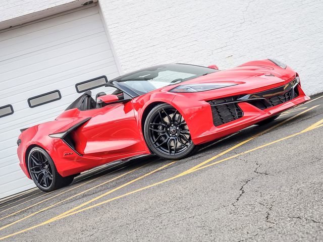 Used 2025 Chevrolet Corvette Z06 w/ Battery Protection Package image 2