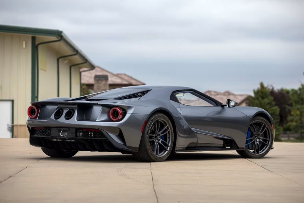 Used 2018 Ford GT image 4