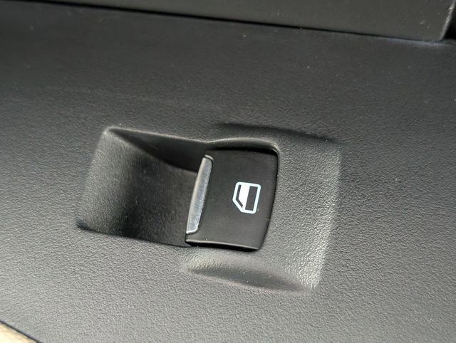 Used 2024 Ford Expedition Limited image 40