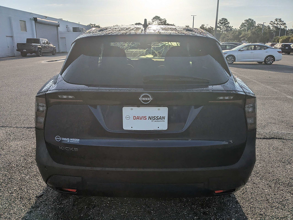 Used 2025 Nissan Kicks SV FWD image 5