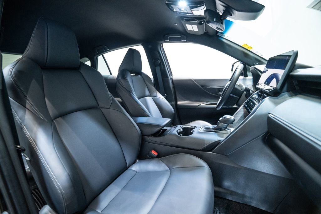 Used 2024 Toyota Venza XLE AWD/4WD image 15