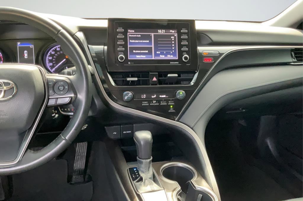 Used 2021 Toyota Camry SE FWD image 16