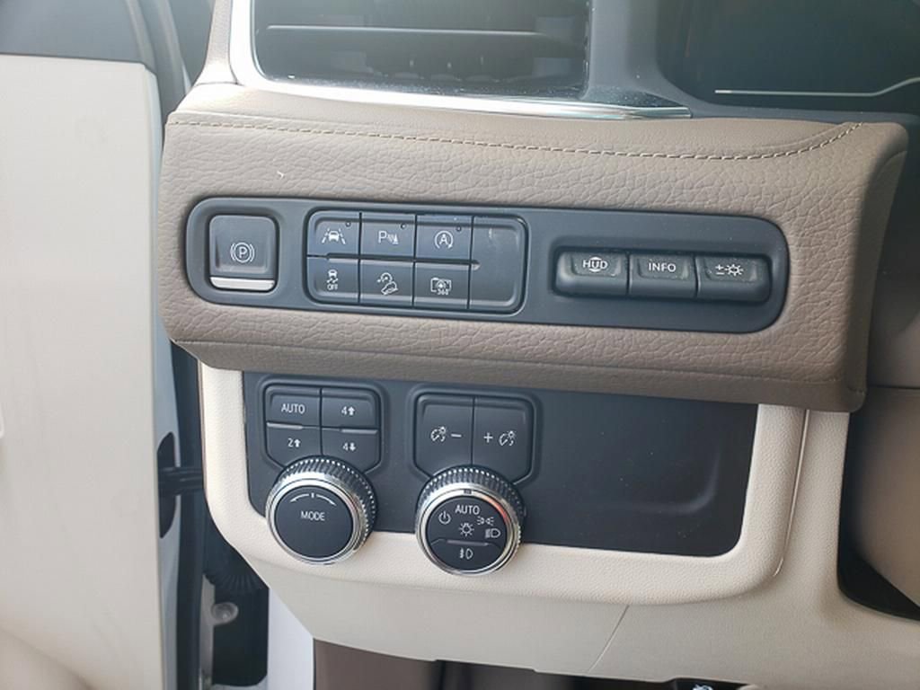 Used 2023 GMC Yukon Denali image 13