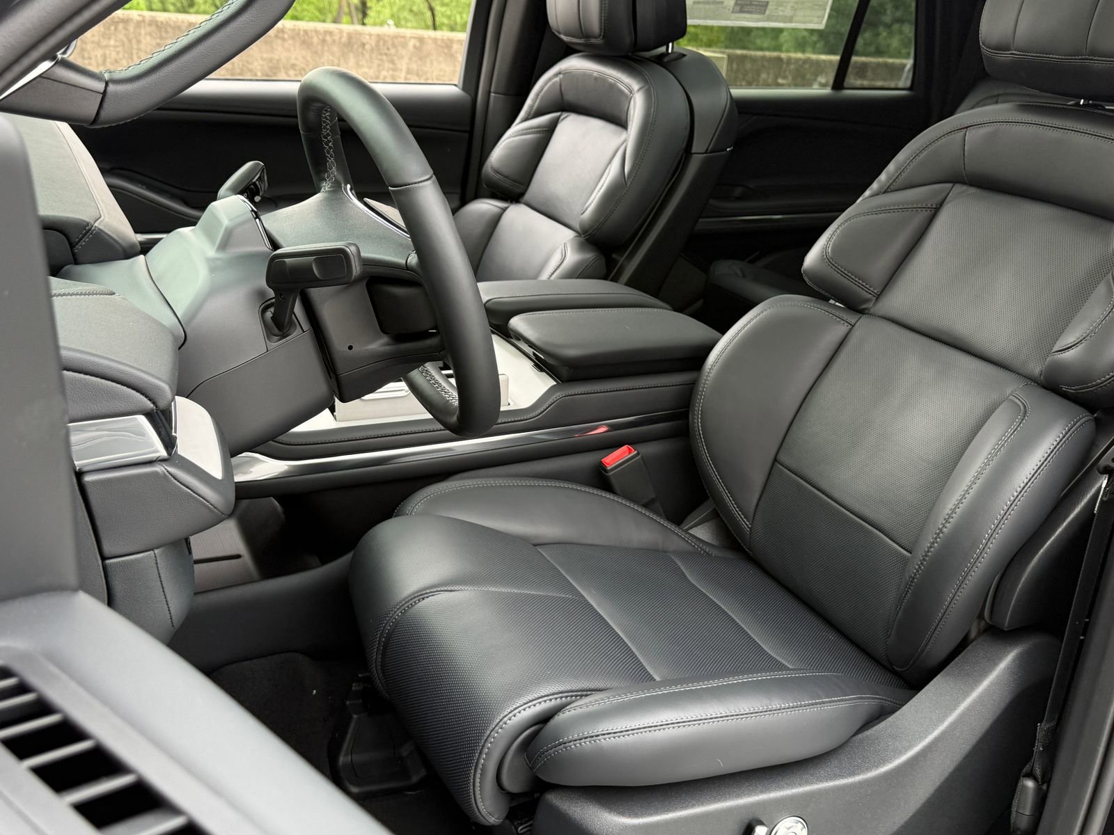 New 2026 Lincoln Navigator L Reserve AWD/4WD image 24