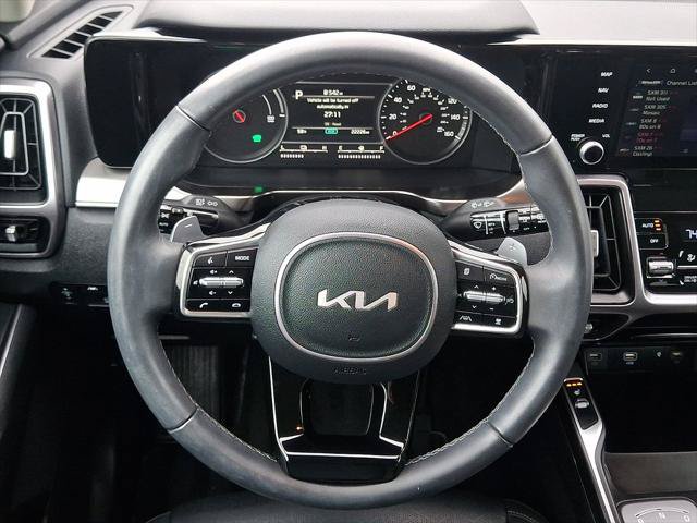 Used 2023 Kia Sorento EX AWD/4WD image 13
