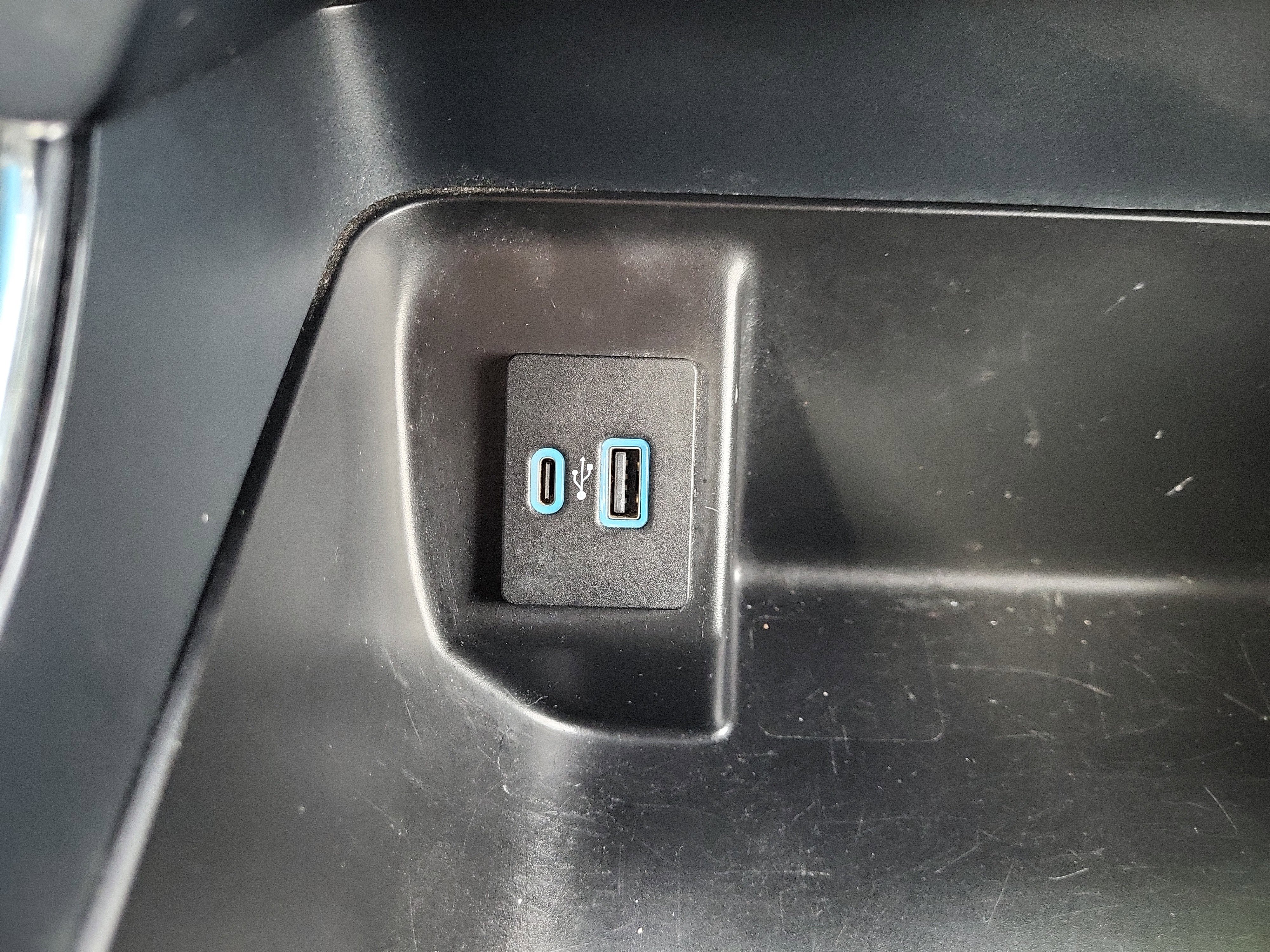 Used 2024 Ford F150 XLT w/ Mobile Office Package image 29