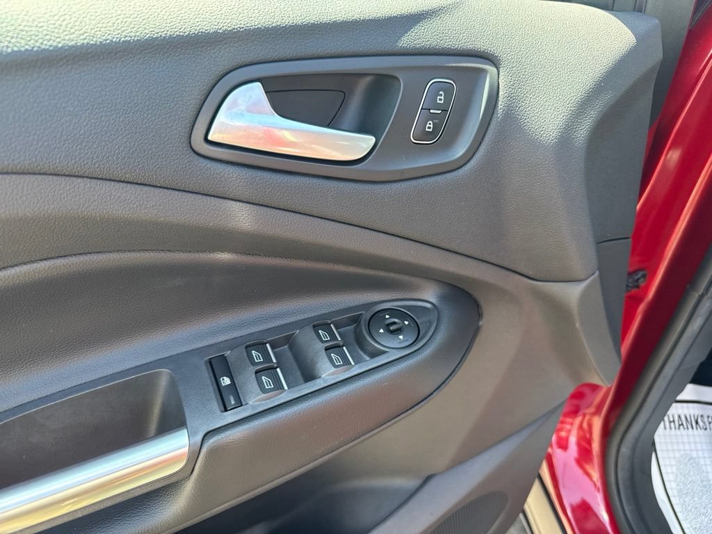 Used 2019 Ford Escape SE FWD image 11