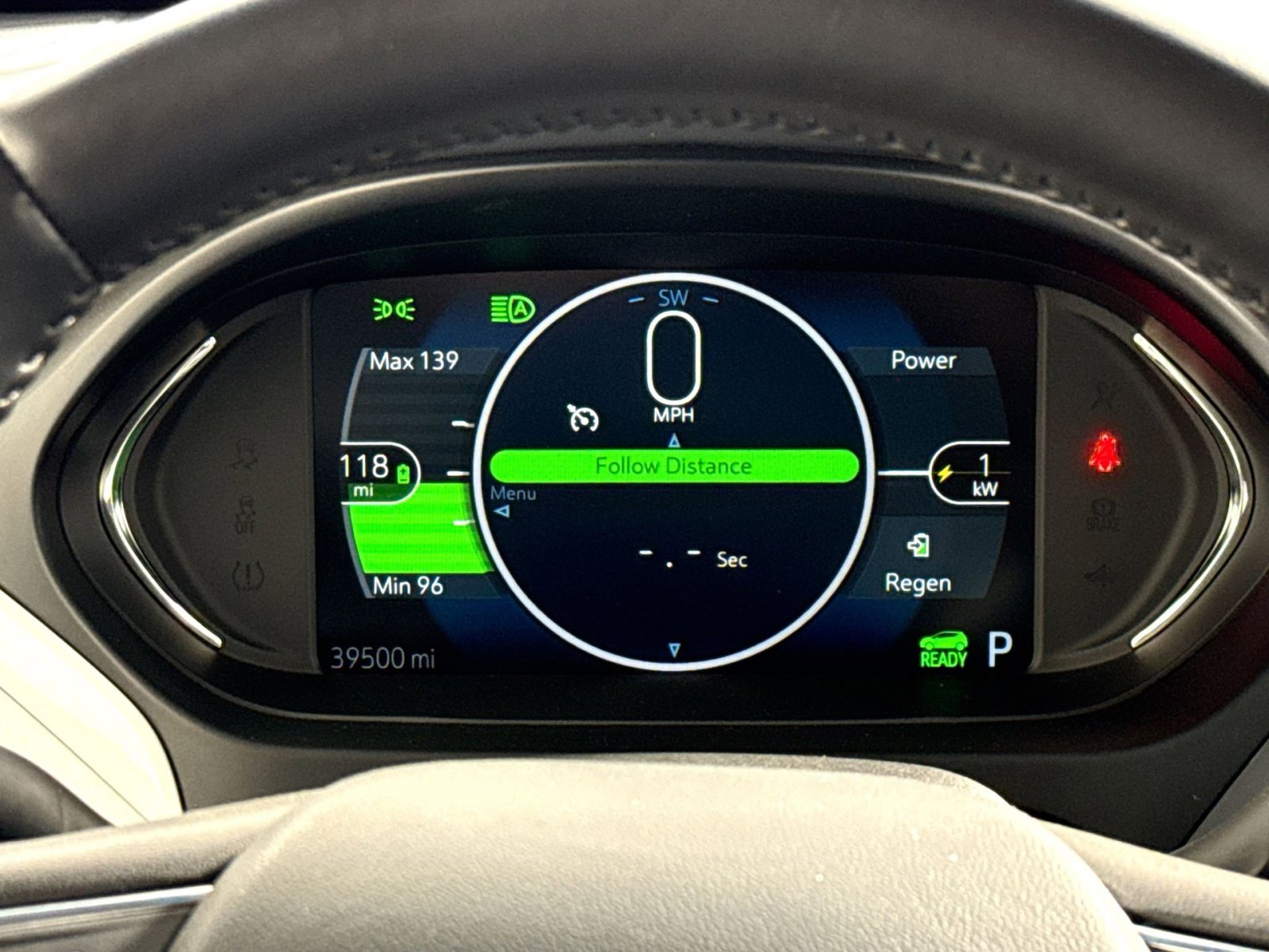 Used 2021 Chevrolet Bolt Premier w/ Infotainment Package FWD image 17