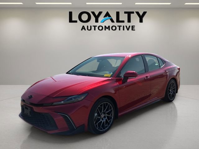 Used 2025 Toyota Camry SE w/ Convenience Package image 1