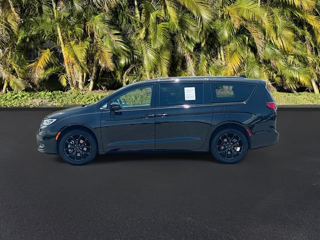 Used 2024 Chrysler Pacifica Limited w/ Uconnect Theater Family Group AWD/4WD image 9