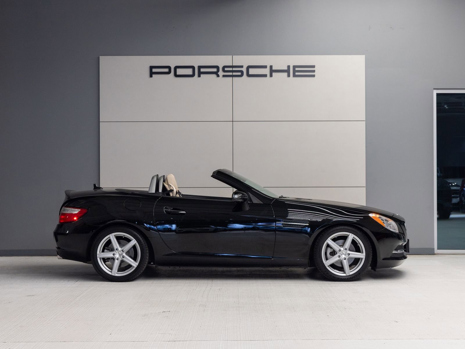 Used 2013 Mercedes-Benz SLK 250 image 10