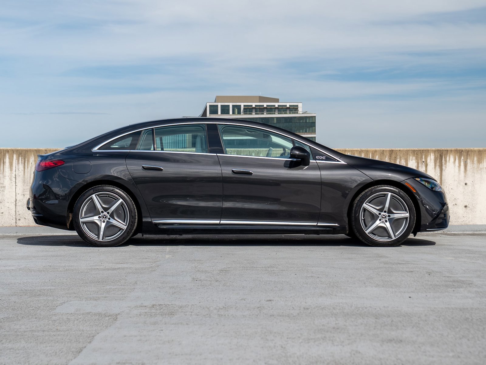 Used 2023 Mercedes-Benz EQE 500 4MATIC Sedan image 6
