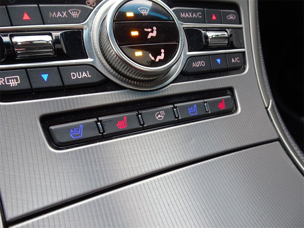 Used 2017 Lincoln MKZ Reserve w/ Climate Package image 11