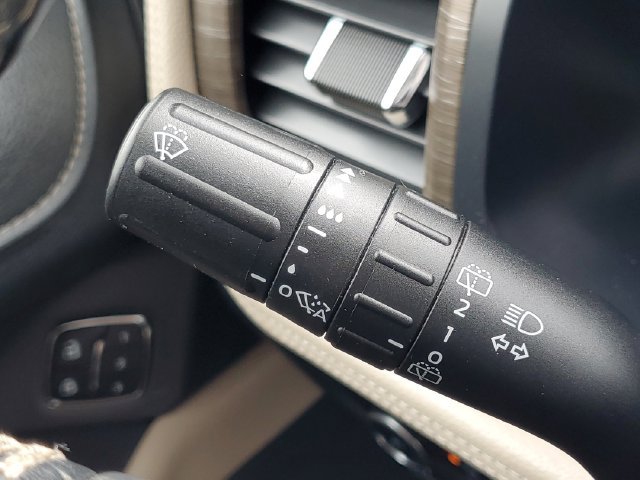Used 2024 Ford Expedition Limited AWD/4WD image 15