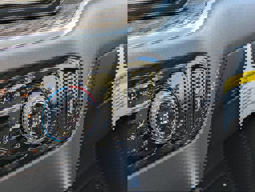 New 2025 Chevrolet Silverado 1500 LT w/ Safety Package image 27