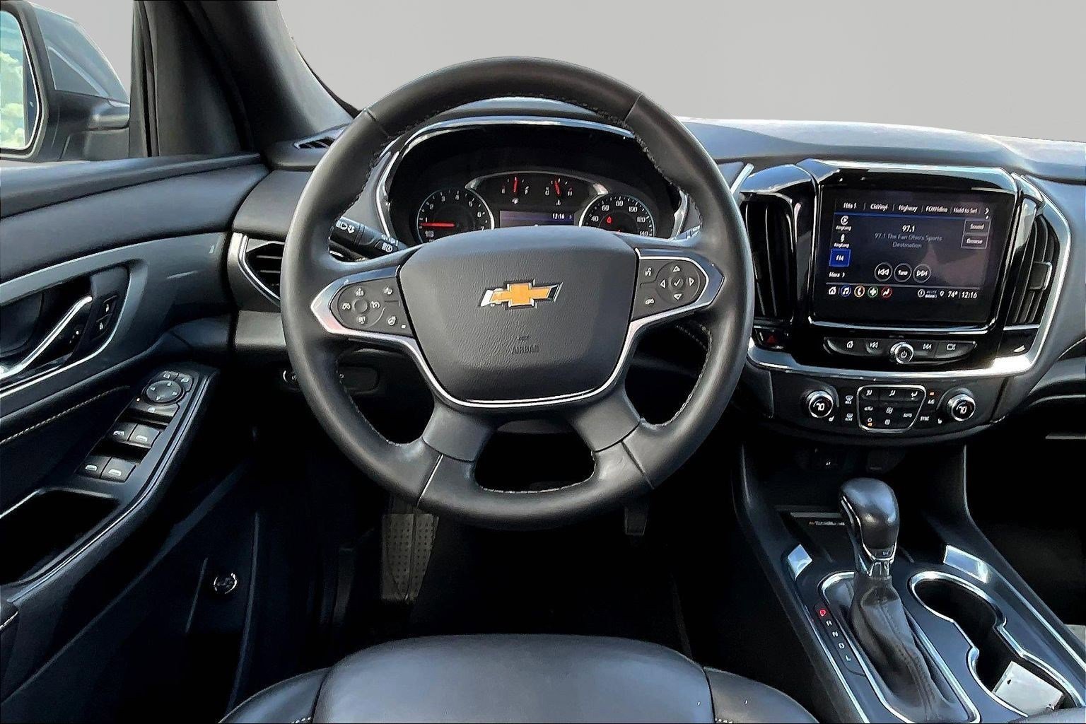 Used 2023 Chevrolet Traverse LT FWD image 8