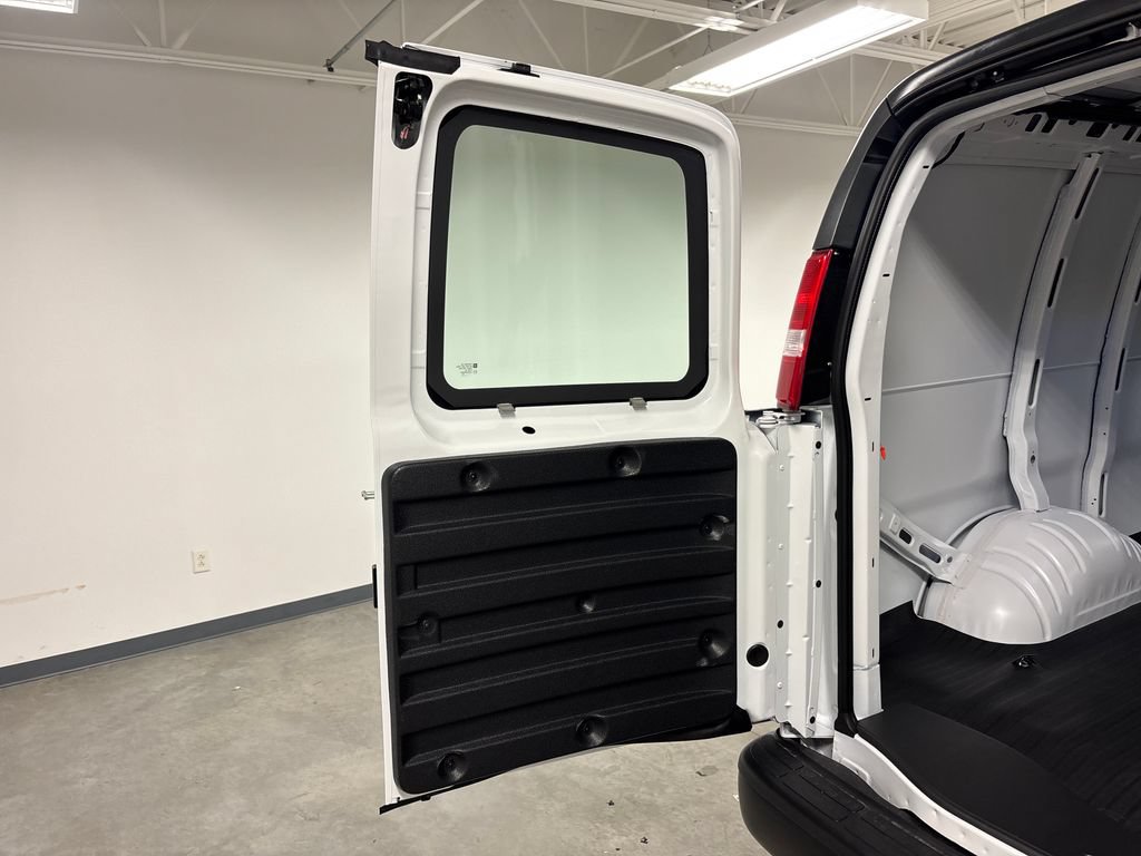 New 2026 GMC Savana 2500 w/ Driver Convenience Package RWD image 15