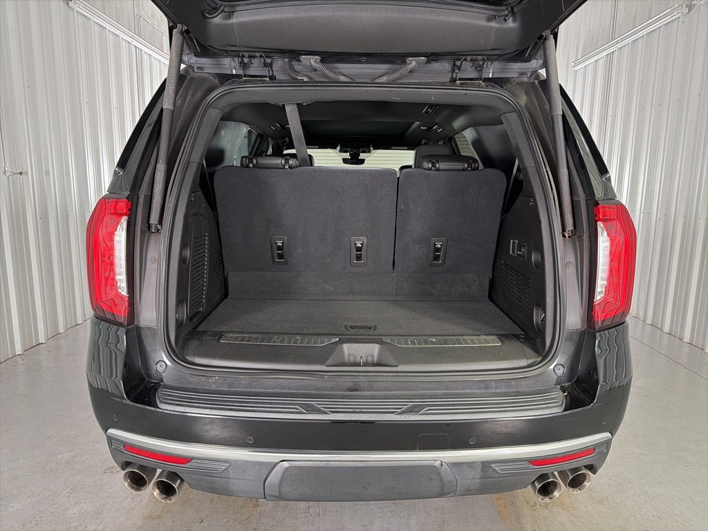Used 2021 GMC Yukon Denali w/ Denali Premium Package image 8