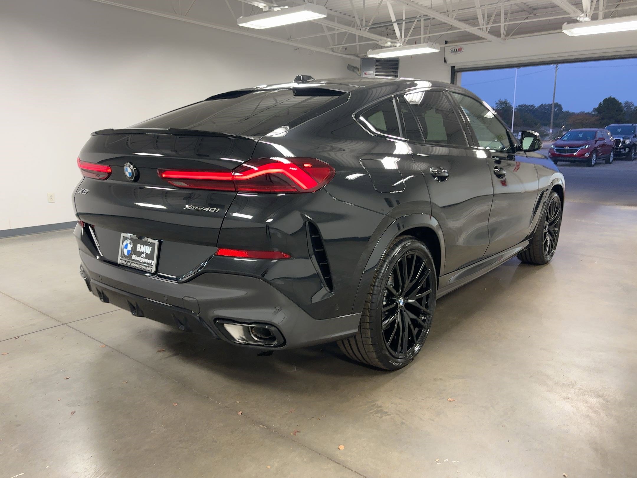 New 2026 BMW X6 xDrive40i w/ Executive Package image 8
