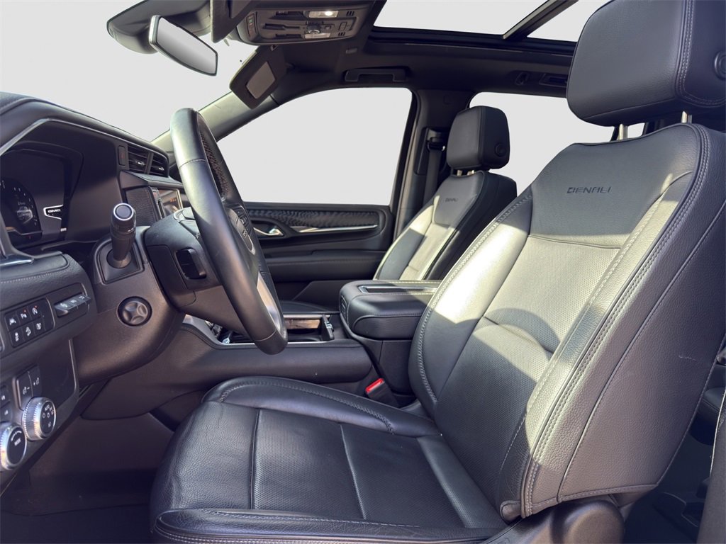 Used 2023 GMC Yukon XL Denali image 6
