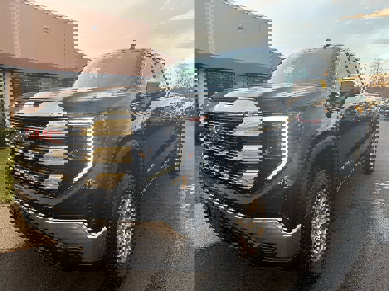 Used 2023 GMC Sierra 1500 SLE w/ Preferred Package