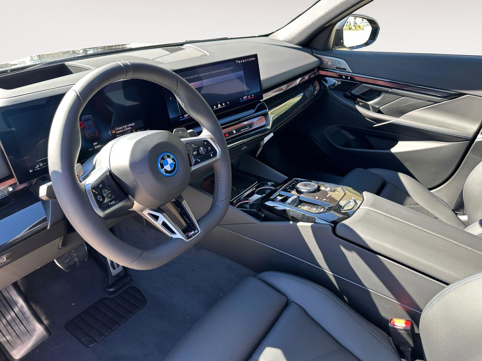 New 2026 BMW 550e xDrive AWD/4WD image 13