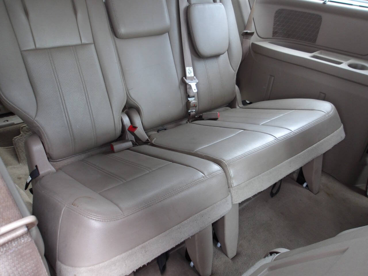 Used 2014 Chrysler Town & Country Touring-L w/ Trailer Tow Group FWD image 24