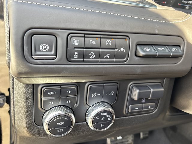 Used 2024 GMC Yukon Denali Ultimate image 32