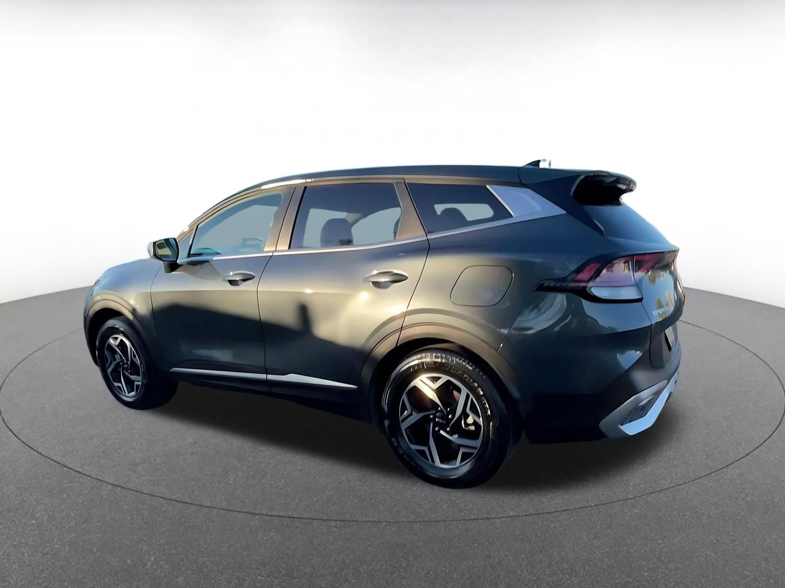 Used 2025 Kia Sportage LX FWD image 10