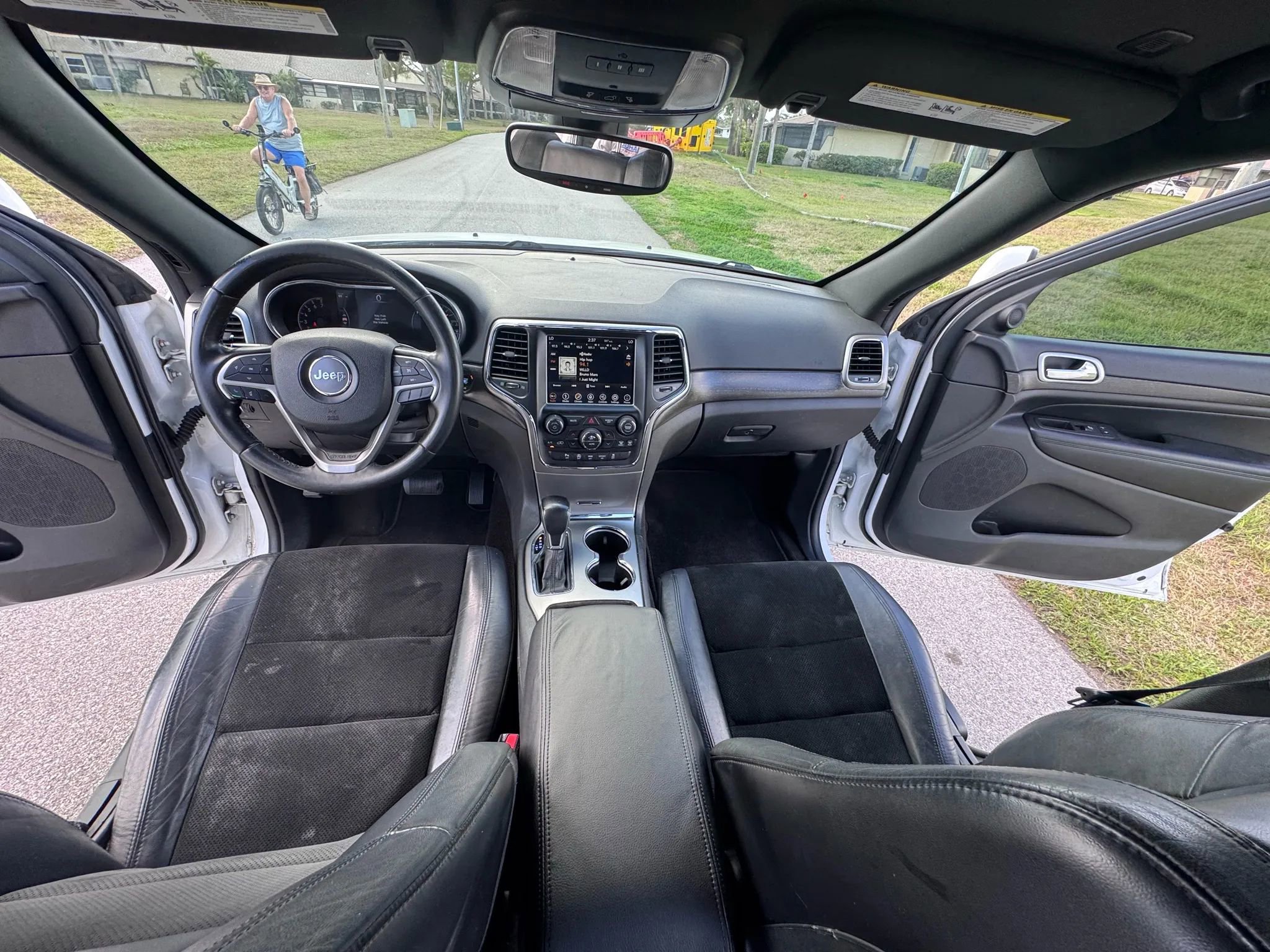 Used 2018 Jeep Grand Cherokee Altitude image 9