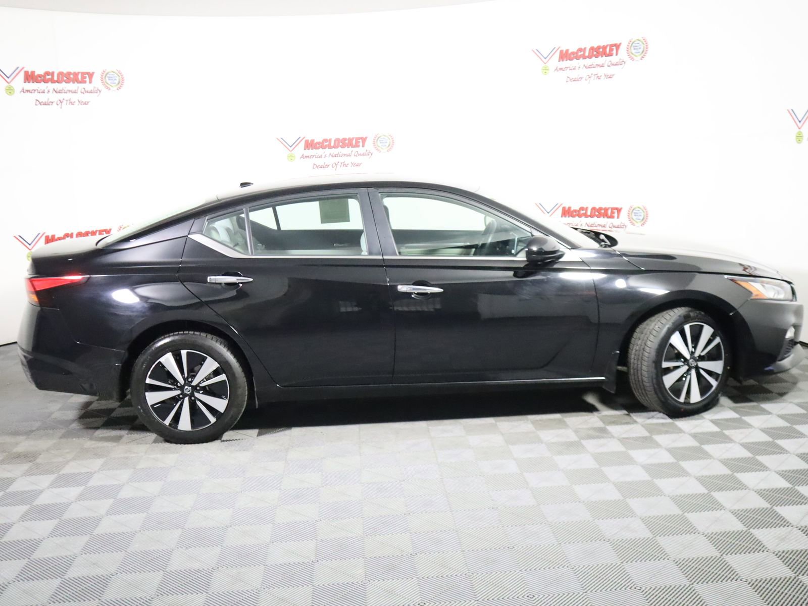 Used 2021 Nissan Altima 2.5 SV image 3