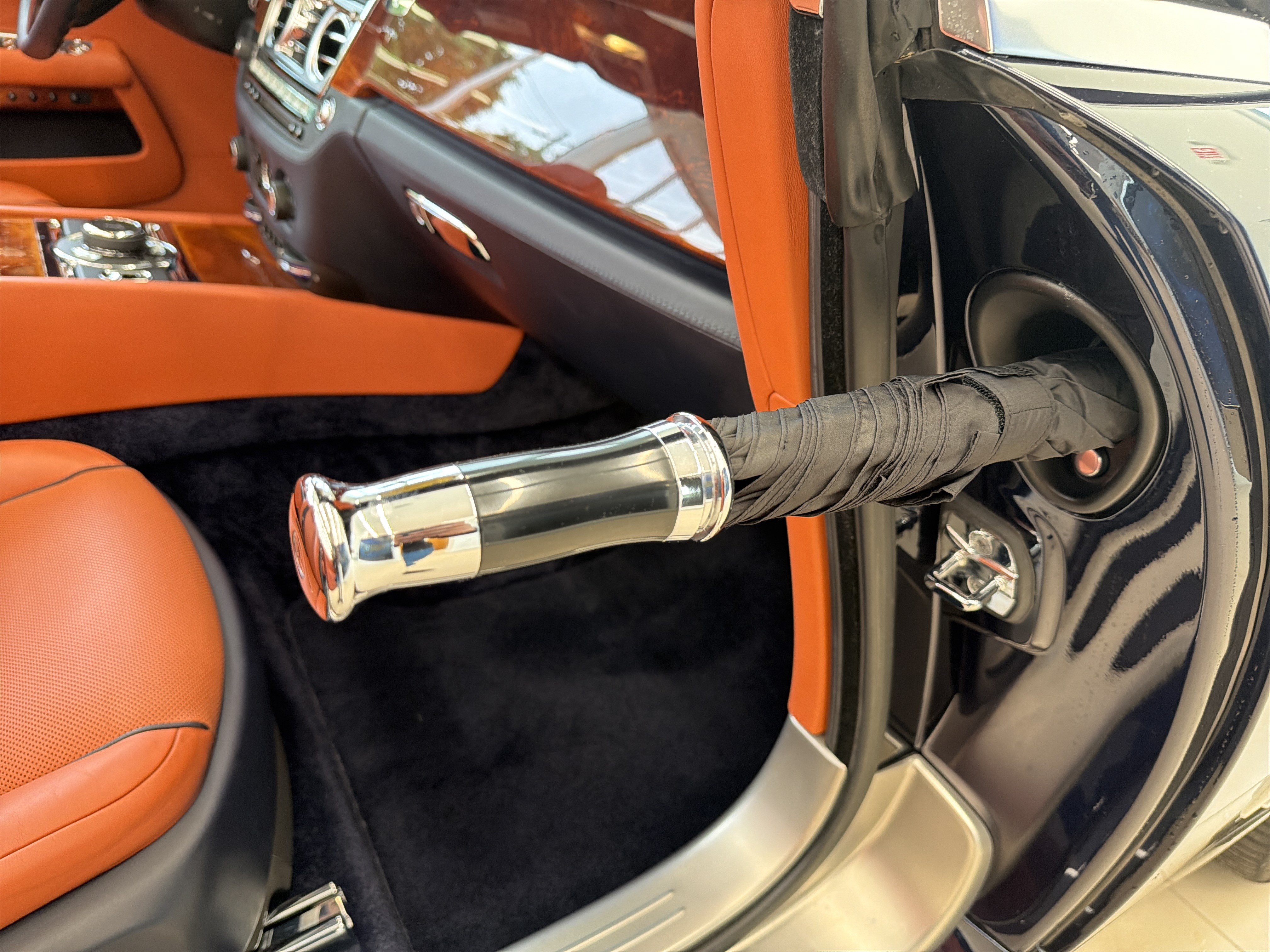 Certified 2018 Rolls-Royce Dawn RWD image 31