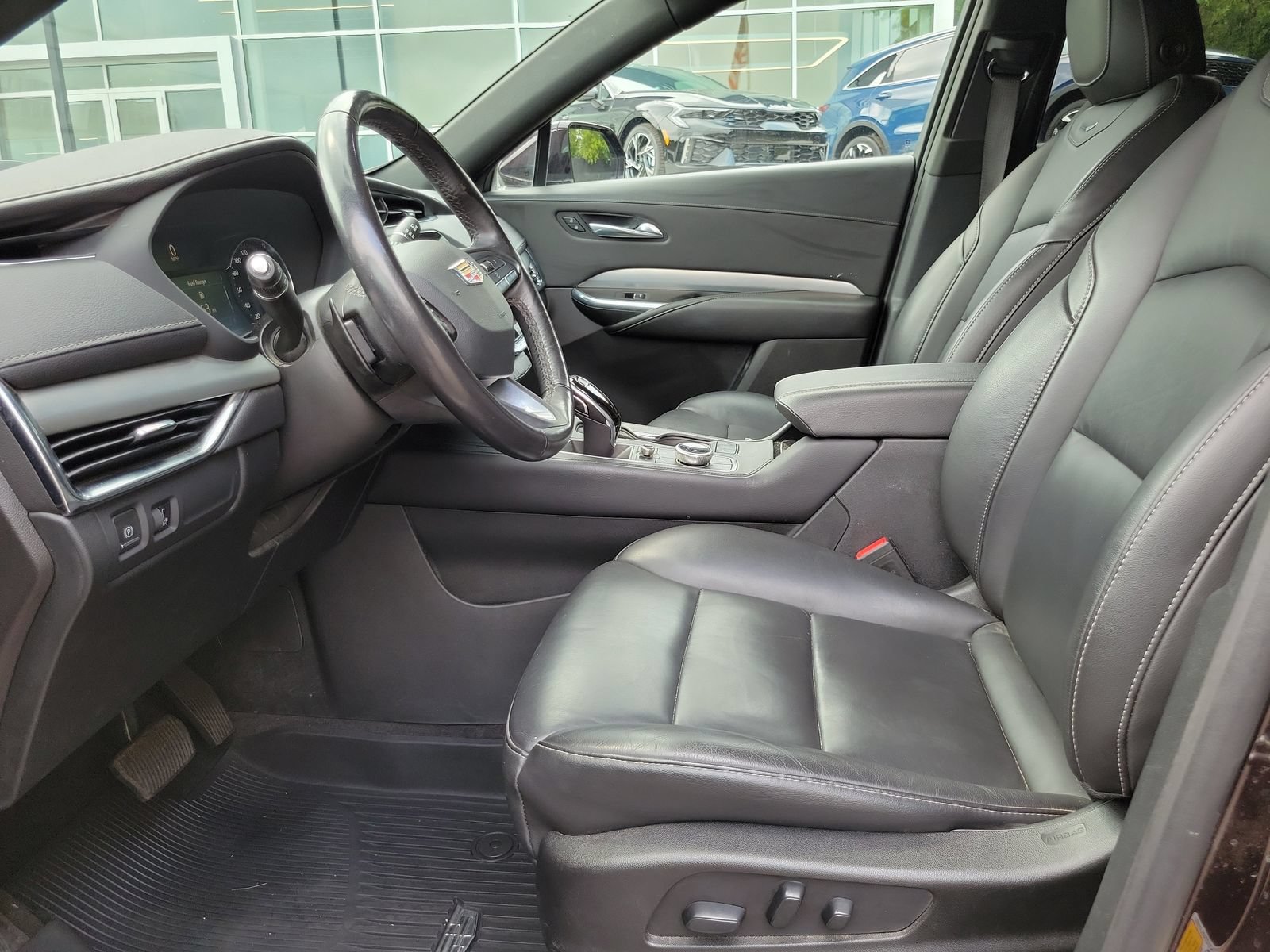 Used 2020 Cadillac XT4 Premium Luxury w/ Cold Weather Package FWD image 9