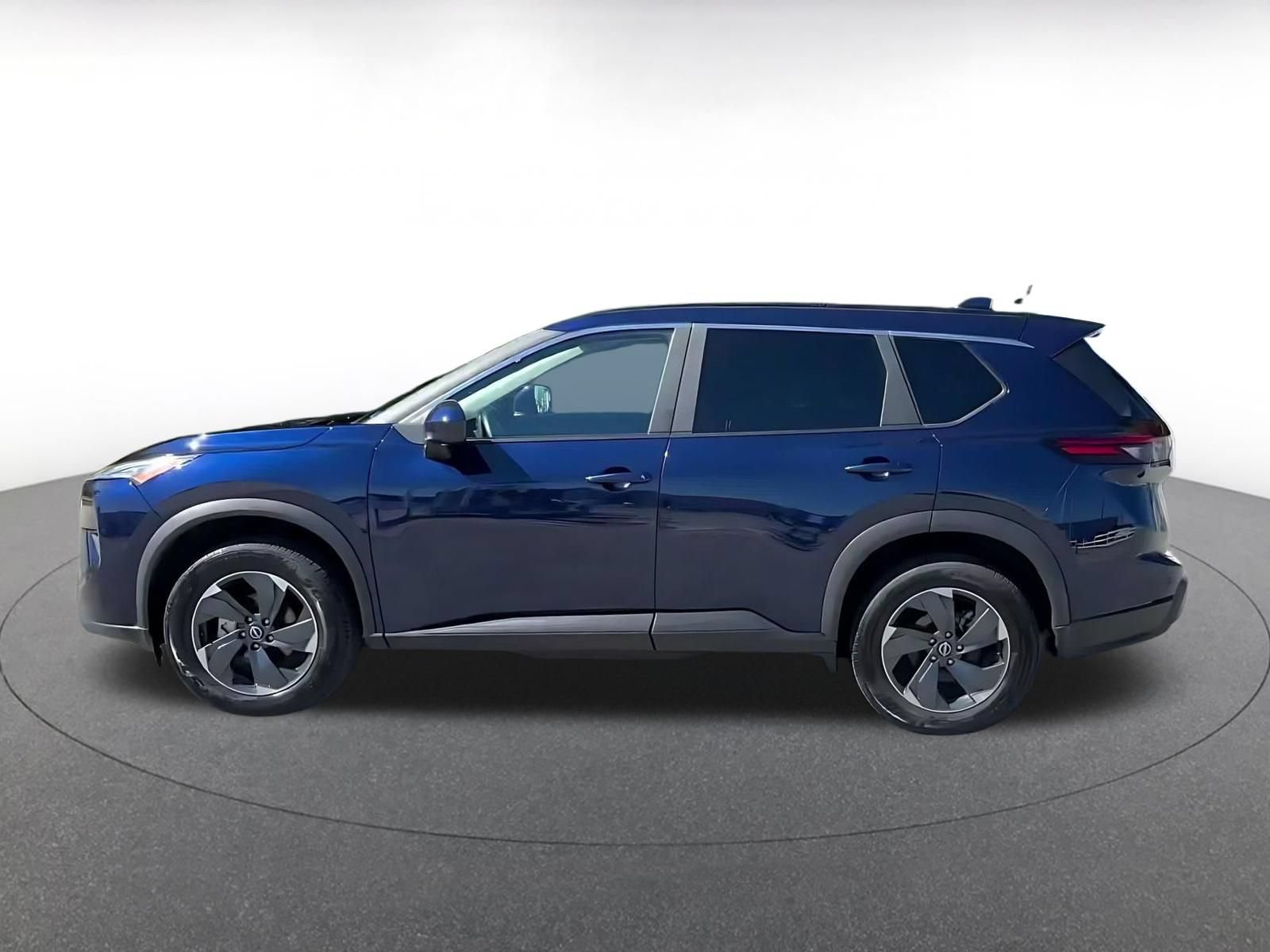 Used 2025 Nissan Rogue SV AWD/4WD image 8