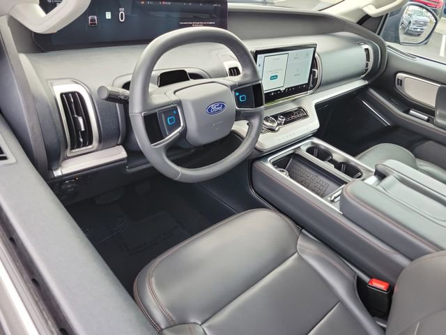 Certified 2025 Ford Expedition Active AWD/4WD image 6