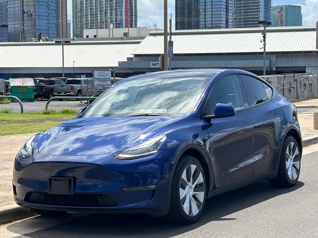 Used 2022 Tesla Model Y Long Range AWD/4WD image 1