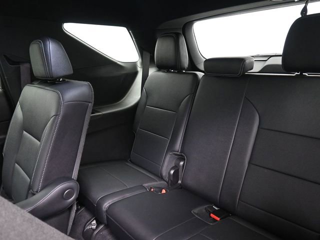 Used 2025 Chevrolet Traverse LT image 20
