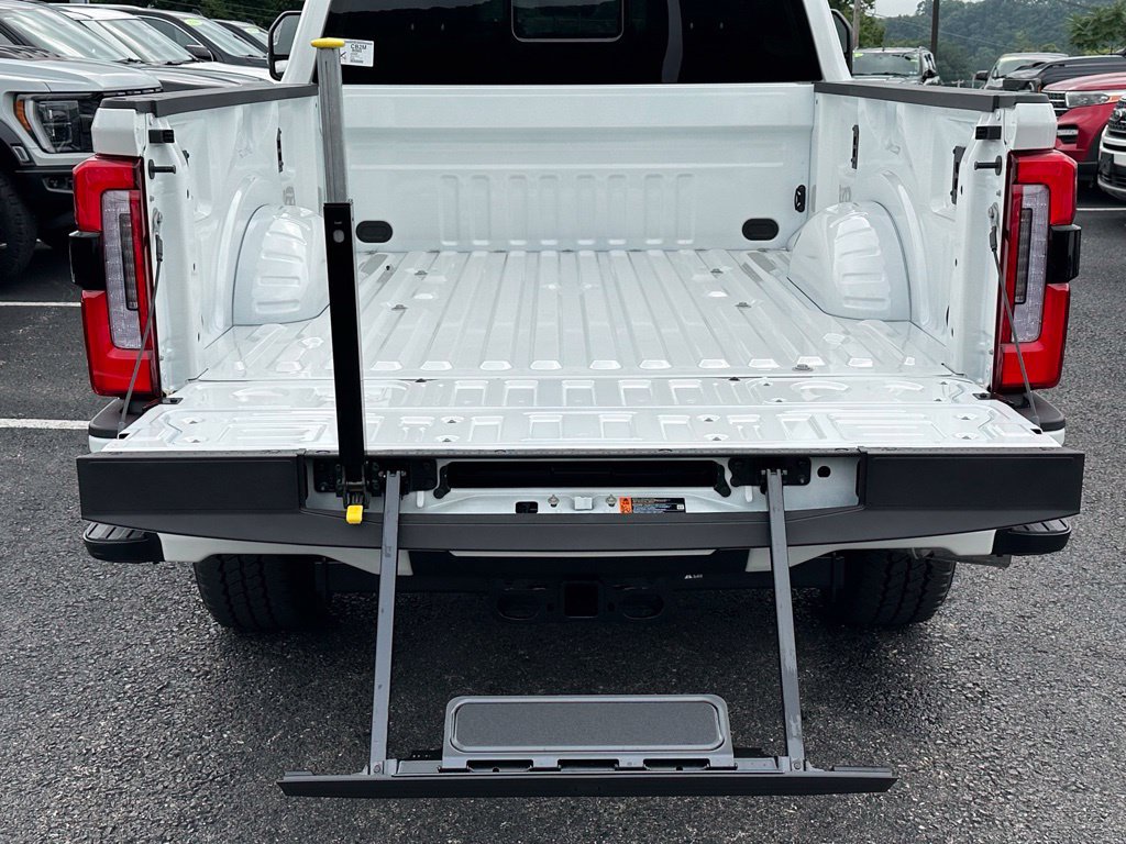 New 2026 Ford F350 Platinum w/ FX4 Off-Road Package AWD/4WD image 29