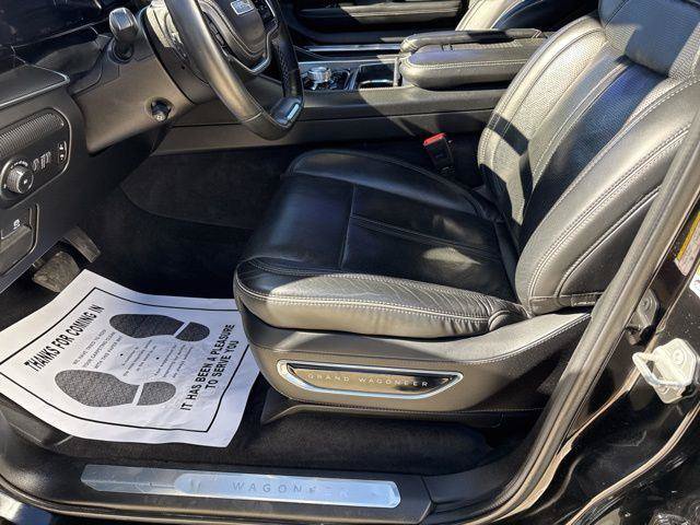 Used 2022 Jeep Grand Wagoneer Series II AWD/4WD image 19