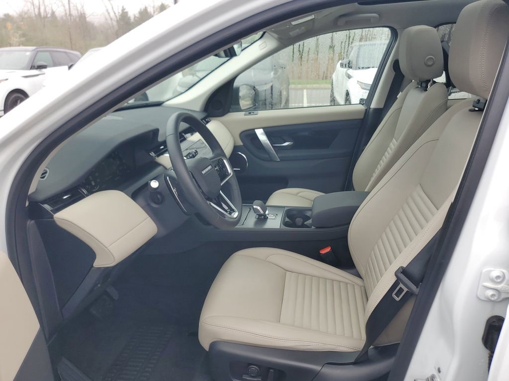 Used 2025 Land Rover Discovery Sport S image 15