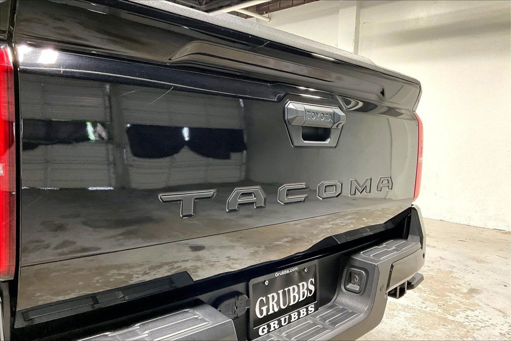 Used 2024 Toyota Tacoma TRD Sport w/ TRD Sport Upgrade Package RWD image 39