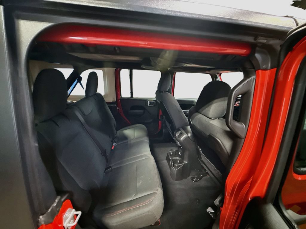 Used 2025 Jeep Wrangler Unlimited Rubicon AWD/4WD image 25