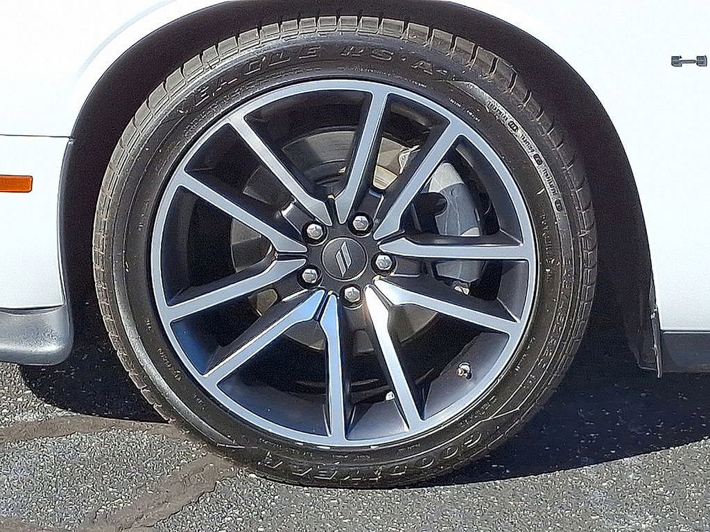 Used 2022 Dodge Challenger R/T w/ Plus Package image 8